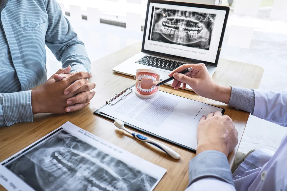 歯医者での相談イメージ